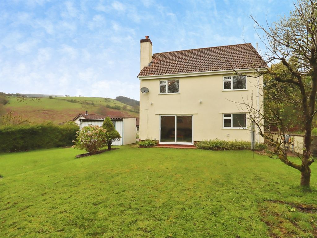 Property photo 2 of 28