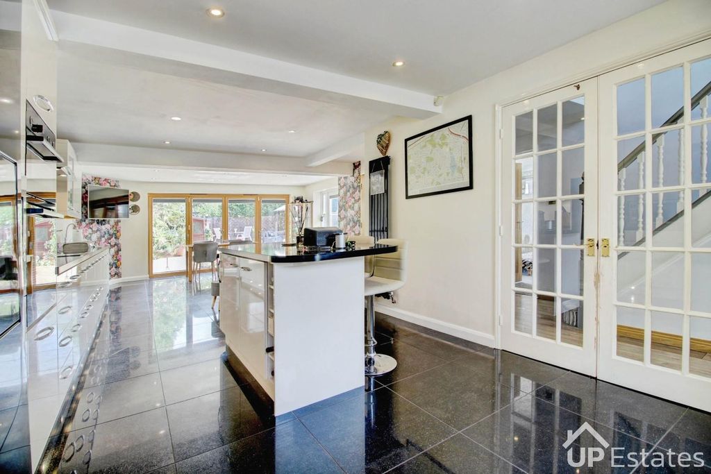 Property photo 3 of 30