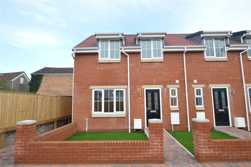 Property photo 1 of 22 Picture No. 05