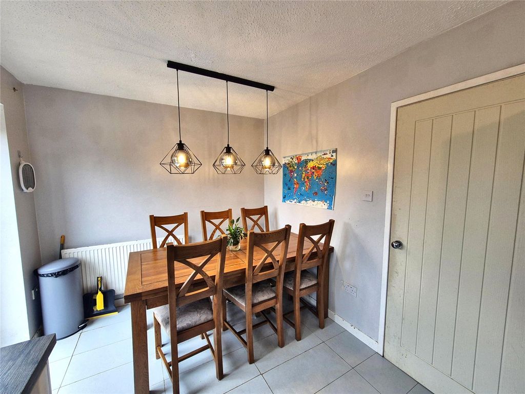 Property photo 3 of 21 Kitchen/Dining Room