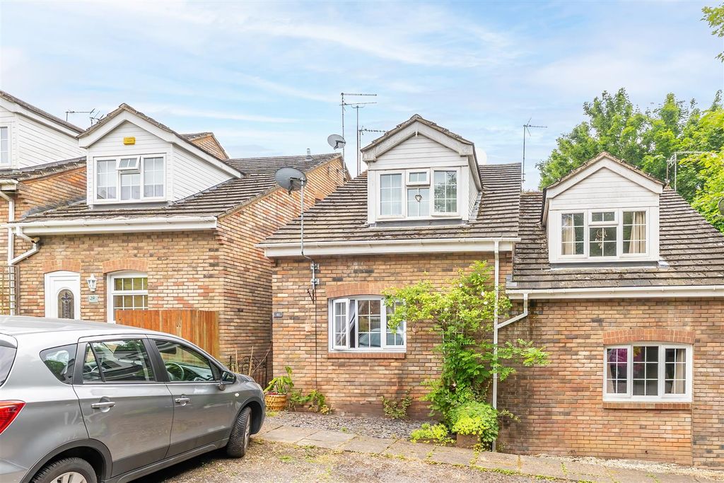 Property photo 1 of 7