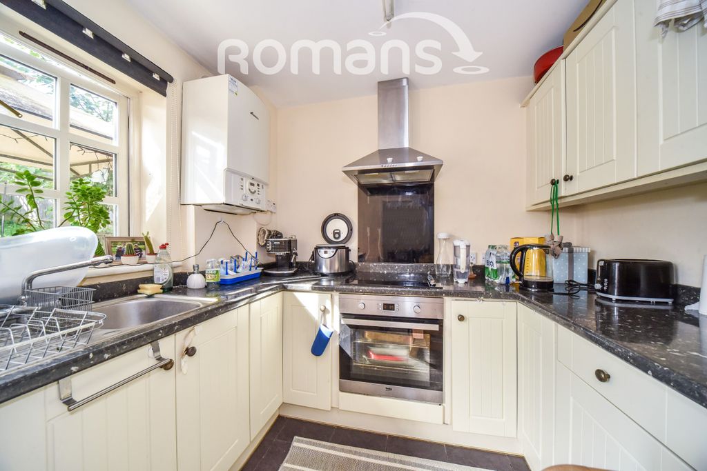 Property photo 3 of 10 62ee478c-Fc6A-47Ea-8