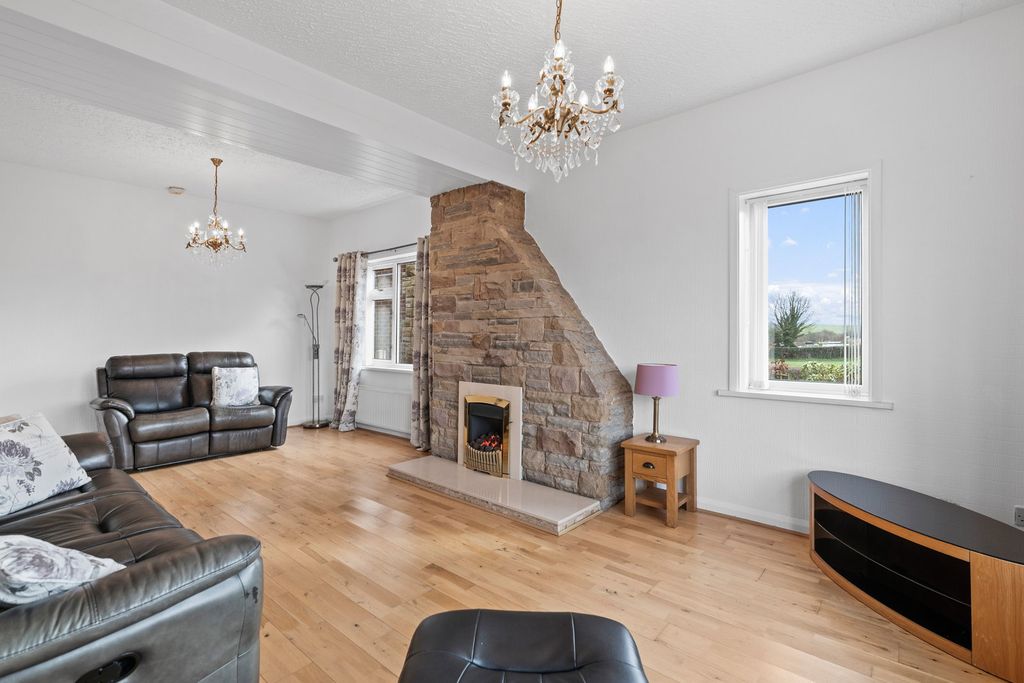 Property photo 3 of 36