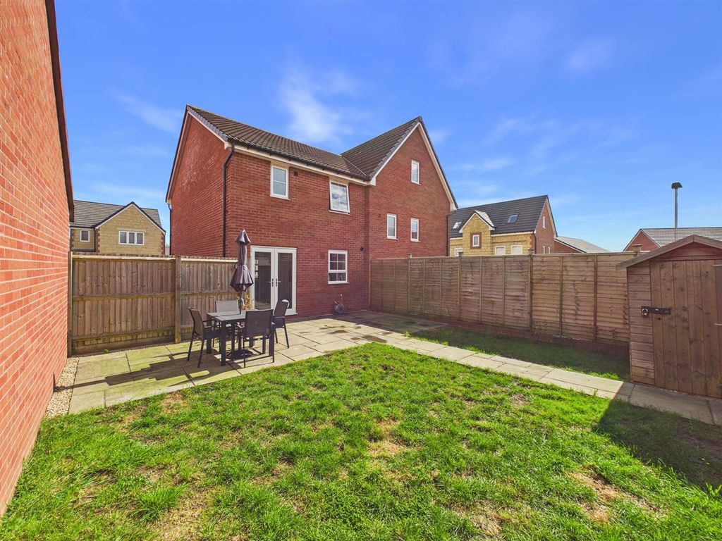 Property photo 2 of 12 Rear