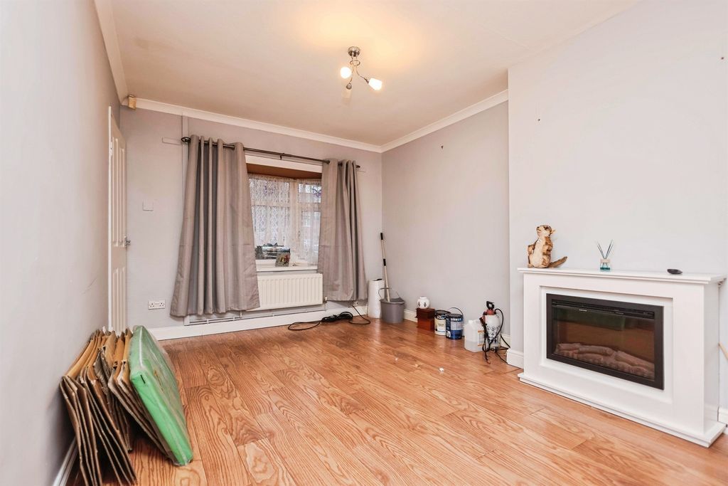 Property photo 3 of 14