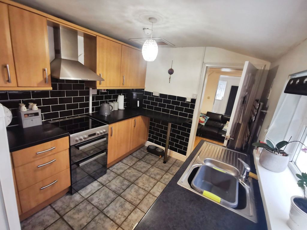 Property photo 1 of 9 E475707B-Kitchen 20