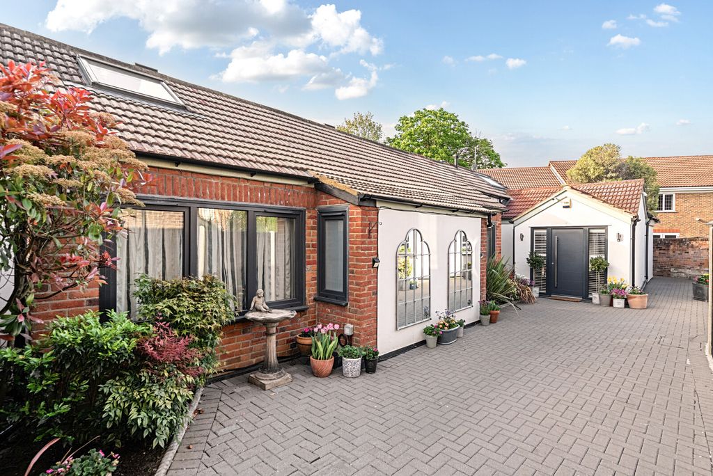 Property photo 1 of 19 1-69E2289c0d1Dd-1...