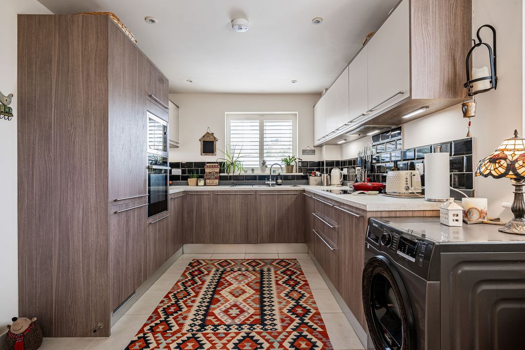 Property photo 3 of 30