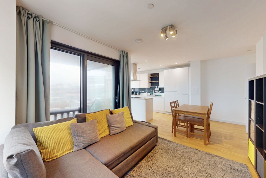 Property photo 3 of 15