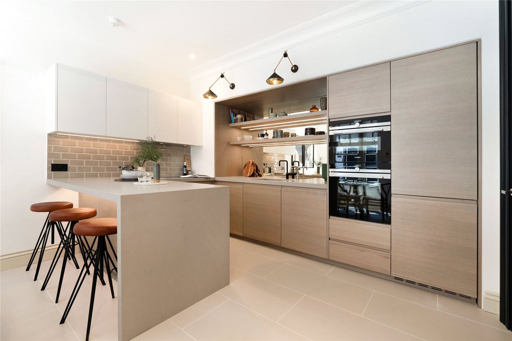 Property photo 3 of 14 Kitchen