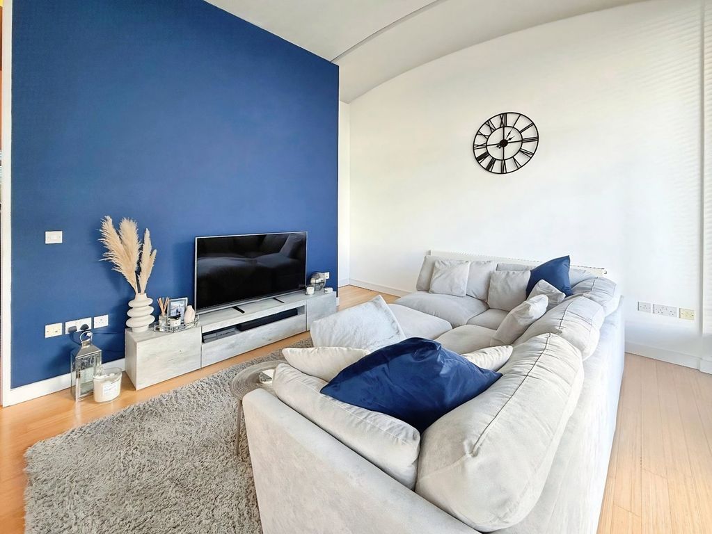 Property photo 2 of 22 Picture No. 08