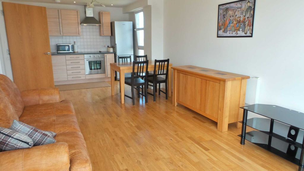Property photo 3 of 11