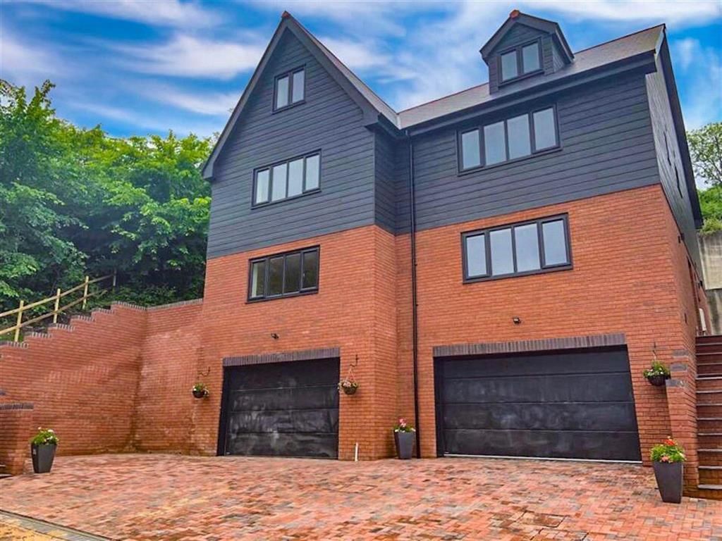 Property photo 1 of 12 Front