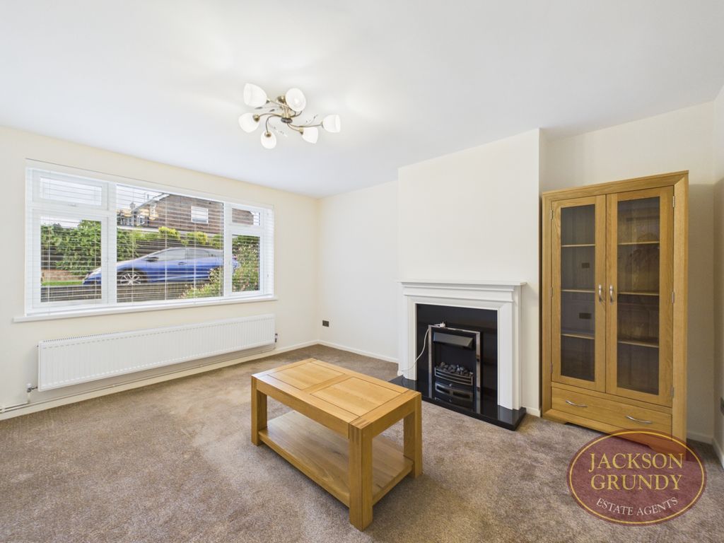 Property photo 3 of 11 Loxton Close