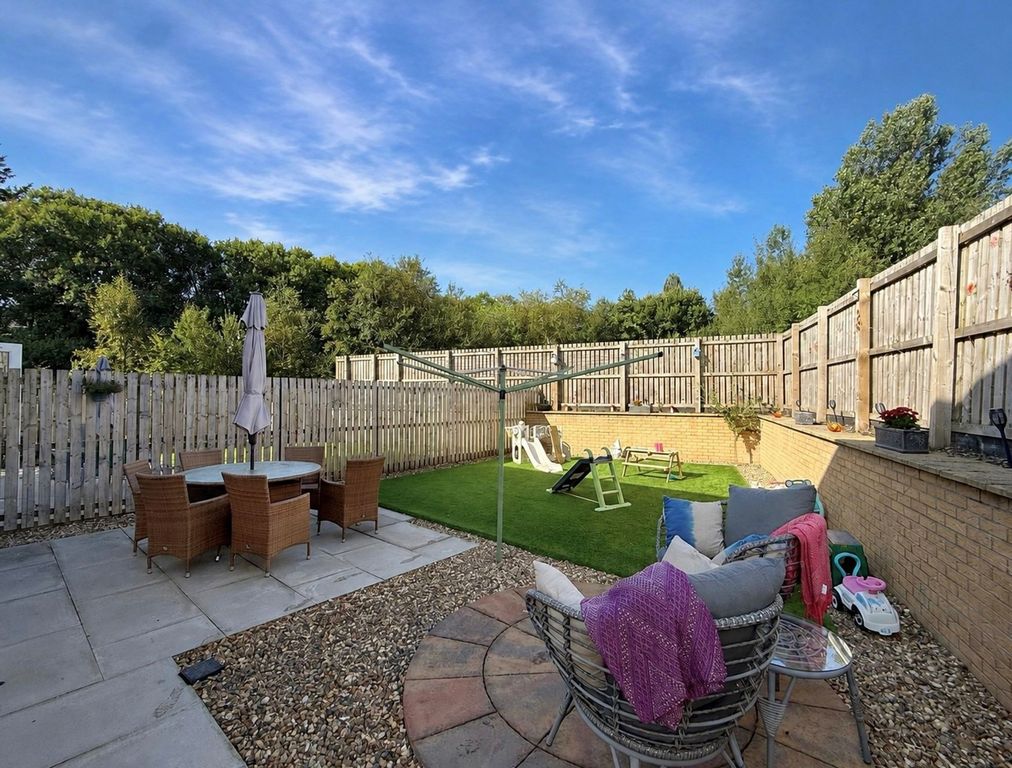 Property photo 2 of 19
