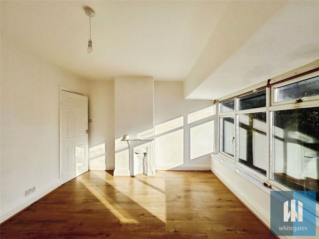 Property photo 2 of 13 Picture No. 05