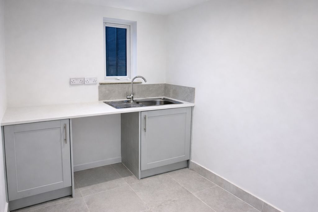 Property photo 3 of 17 Photo 2