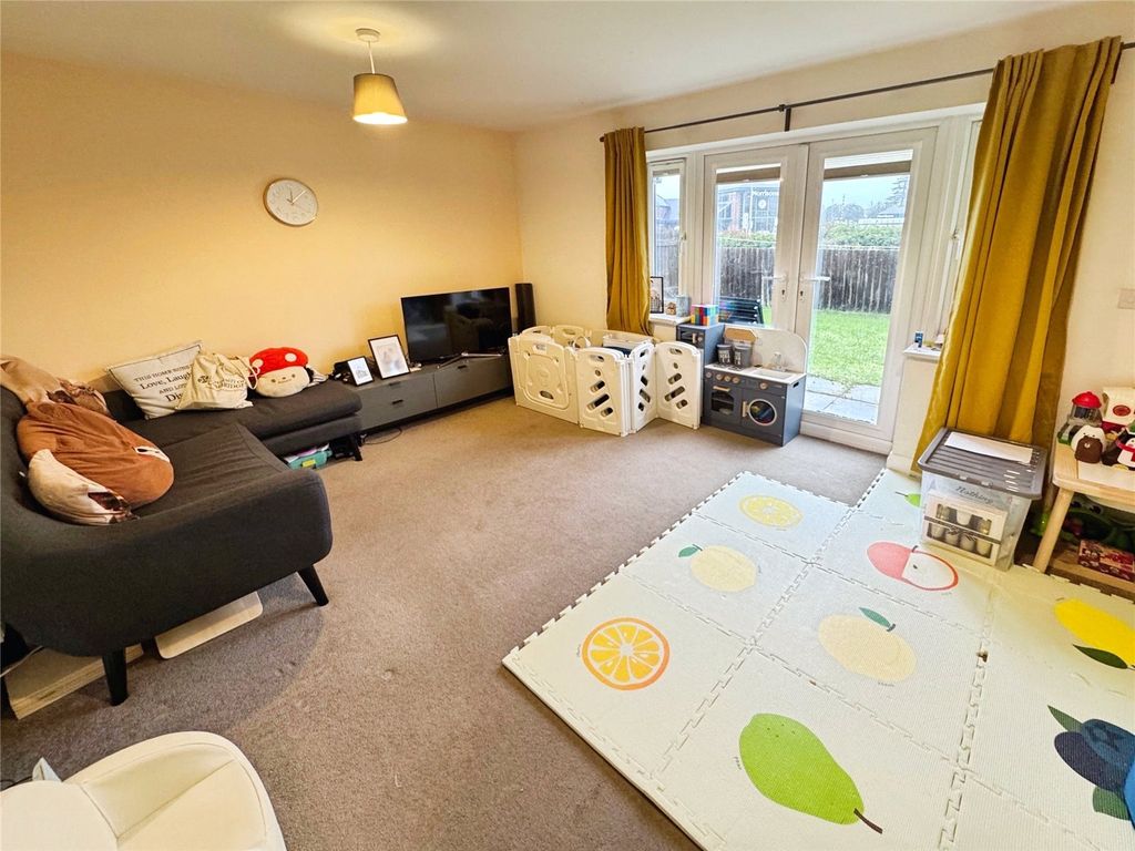 Property photo 2 of 14 Lounge