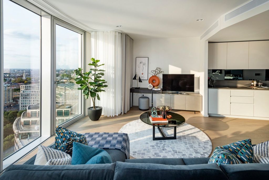 Property photo 3 of 25