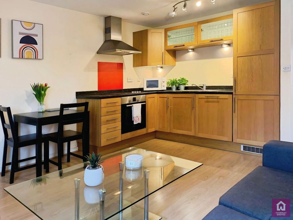 Property photo 2 of 8 Picture No. 12