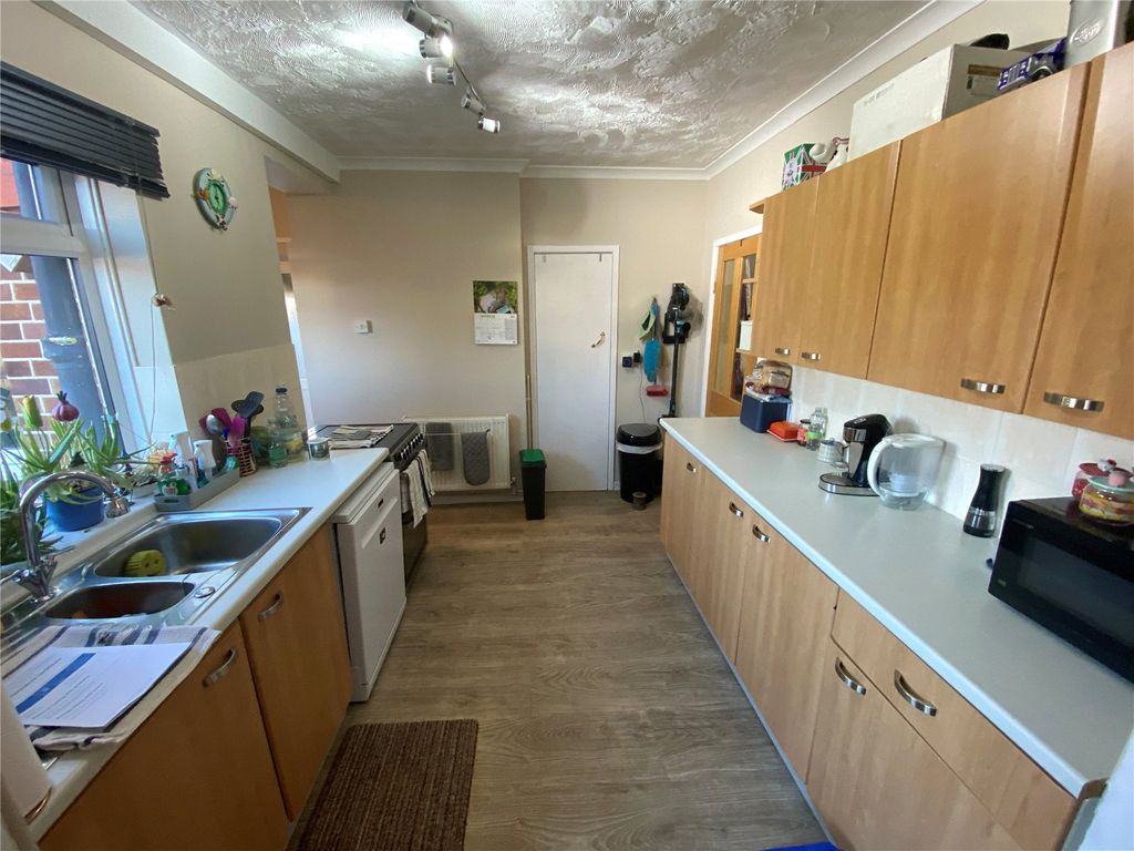 Property photo 3 of 26 Picture No. 15