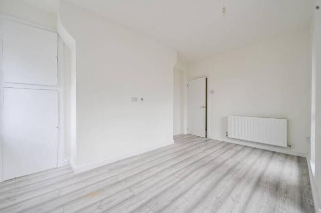 Property photo 3 of 9 4293664