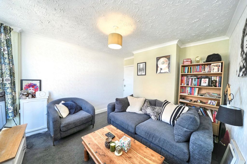 Property photo 3 of 16