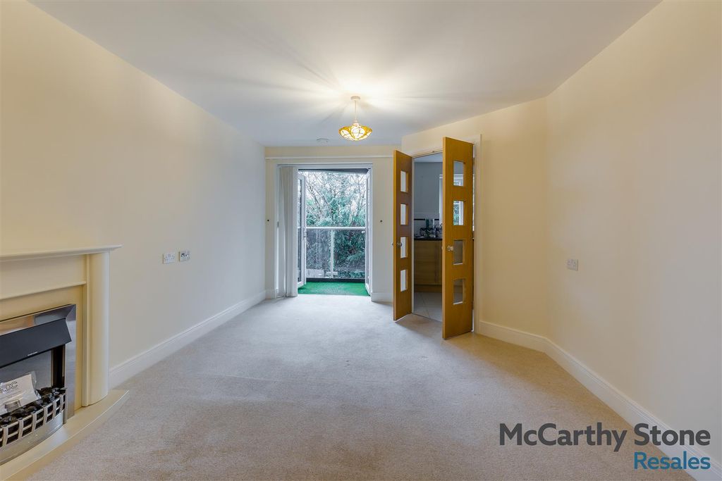 Property photo 2 of 15 8676155-Interior12.Jpg