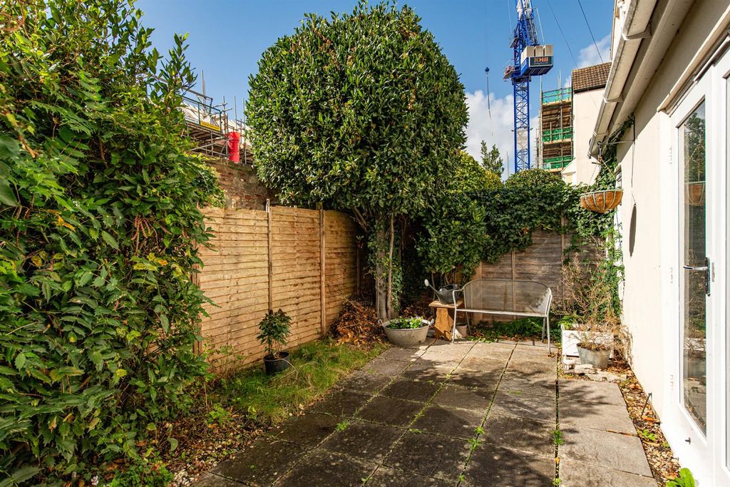 Property photo 3 of 15 Garden_1 - Copy.Jpg