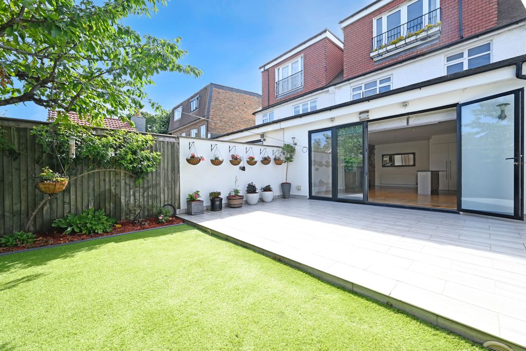 Property photo 1 of 15 This Lovely Semi Detached 4 Bedroom, 3 Bathroom On Popes Lane