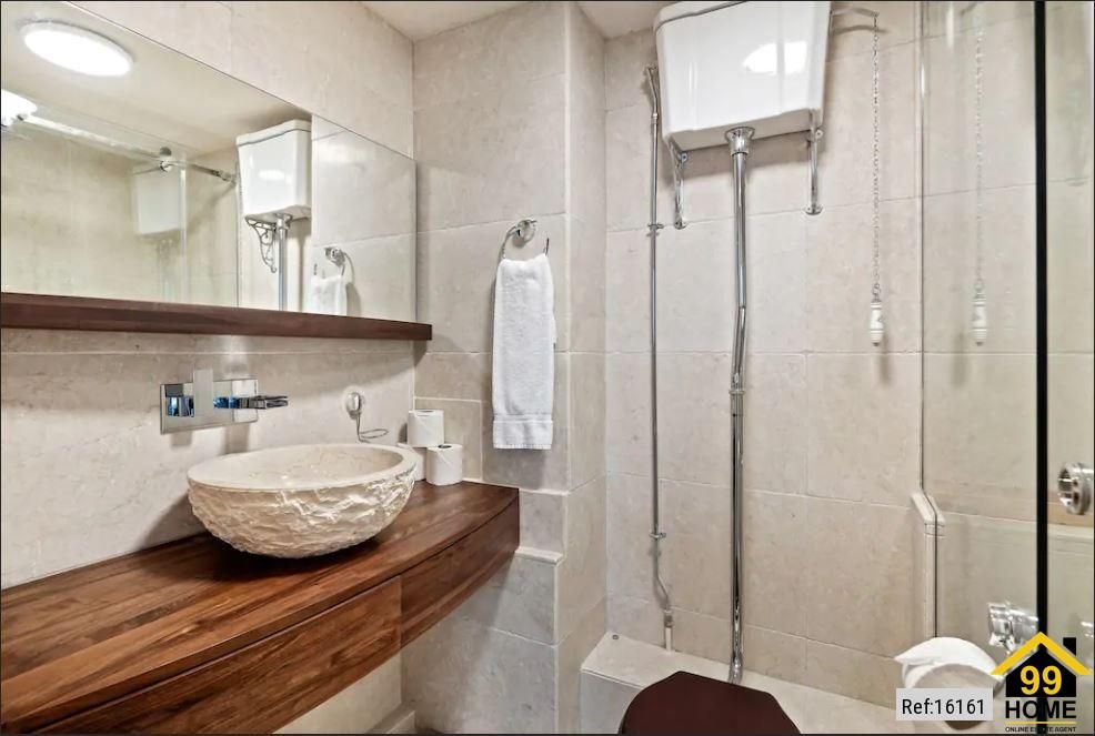 Property photo 3 of 10 Photo 2