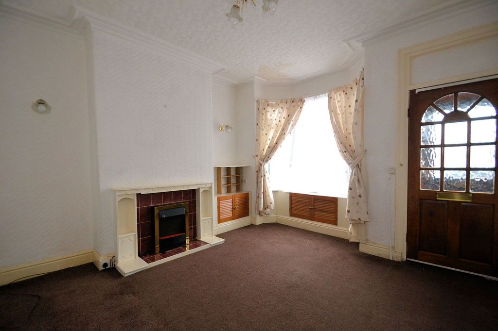 Property photo 3 of 12