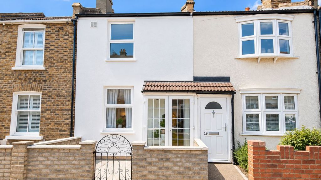 Property photo 1 of 12