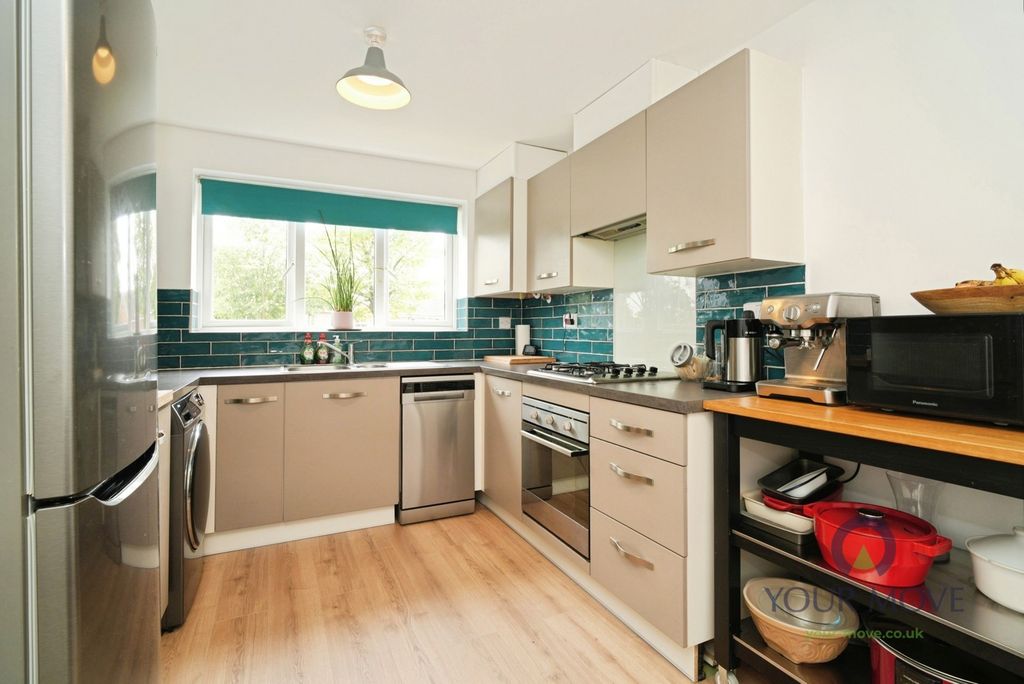 Property photo 3 of 17 Pbox-Img.Jpg