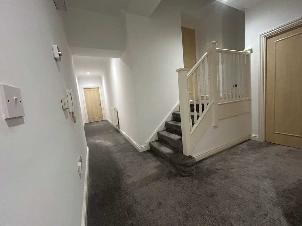 Property photo 2 of 13 Hallway