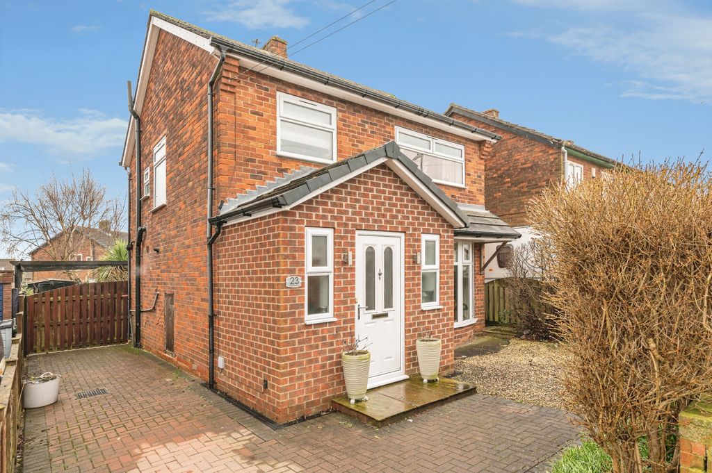 Property photo 1 of 18