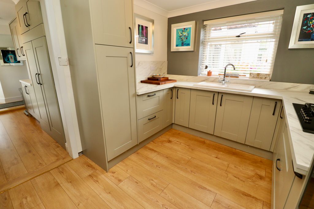 Property photo 3 of 33 Img_7212