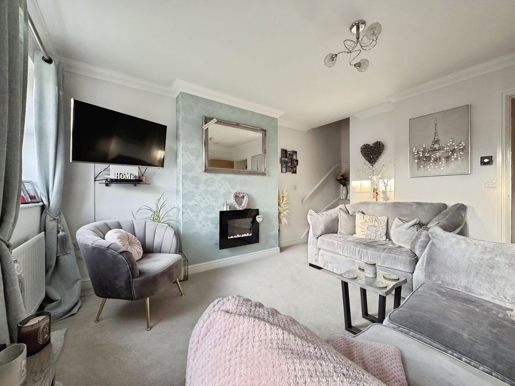 Property photo 2 of 9 Living Room