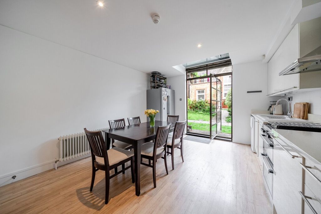 Property photo 2 of 17 Picture No. 06