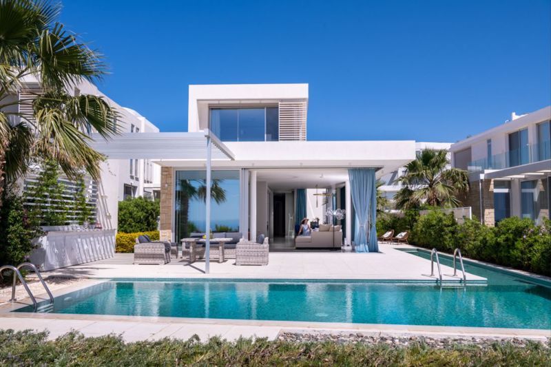 Property photo 1 of 27 Villa - Artist...