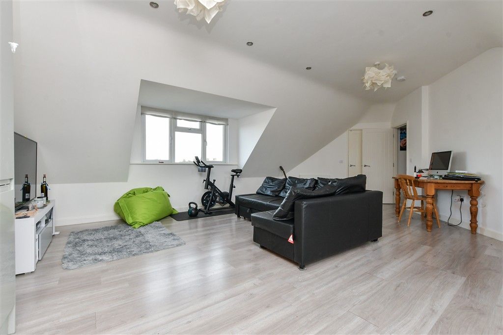 Property photo 2 of 10 Kitchen/ Lounge/ Diner