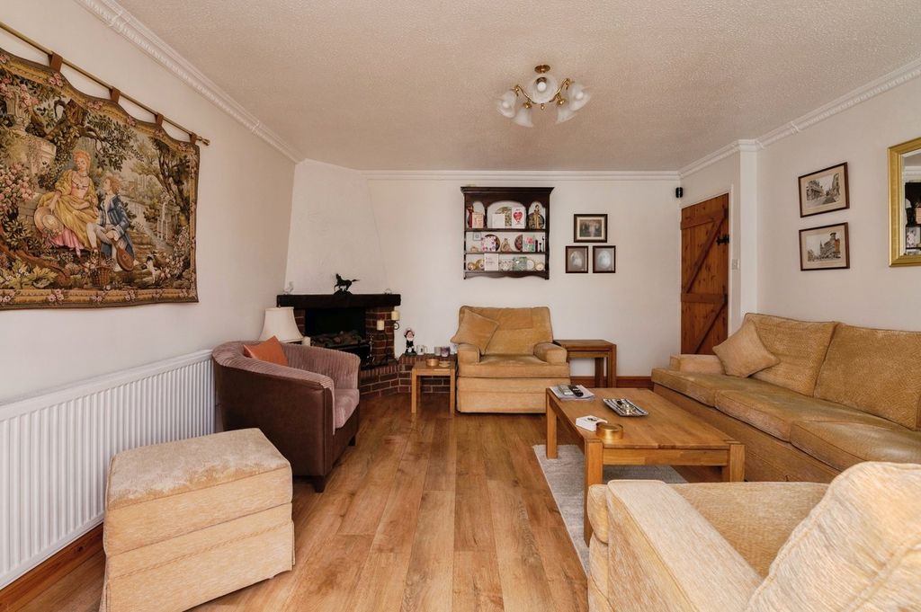 Property photo 3 of 24