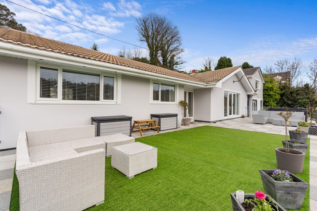 Property photo 2 of 39