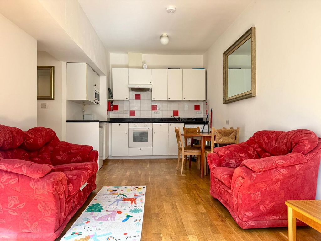 Property photo 3 of 12