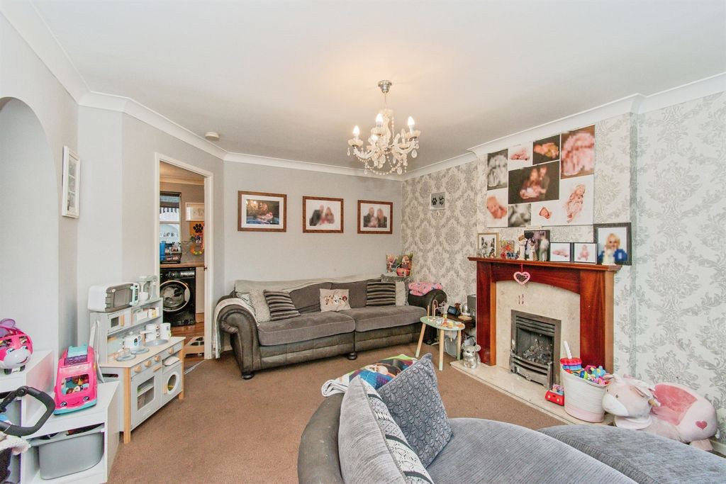 Property photo 3 of 13