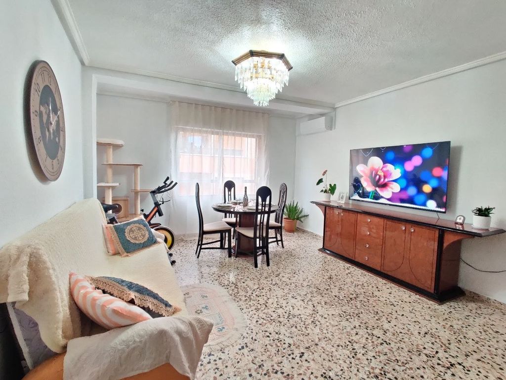 Property photo 2 of 34