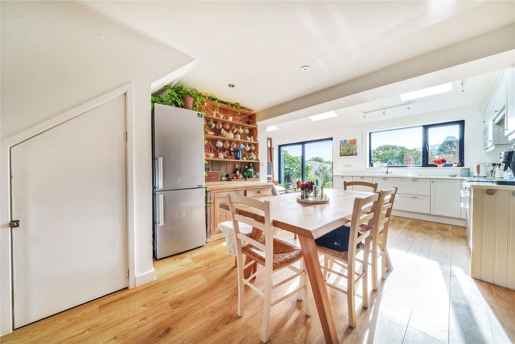 Property photo 3 of 16 Dining Area