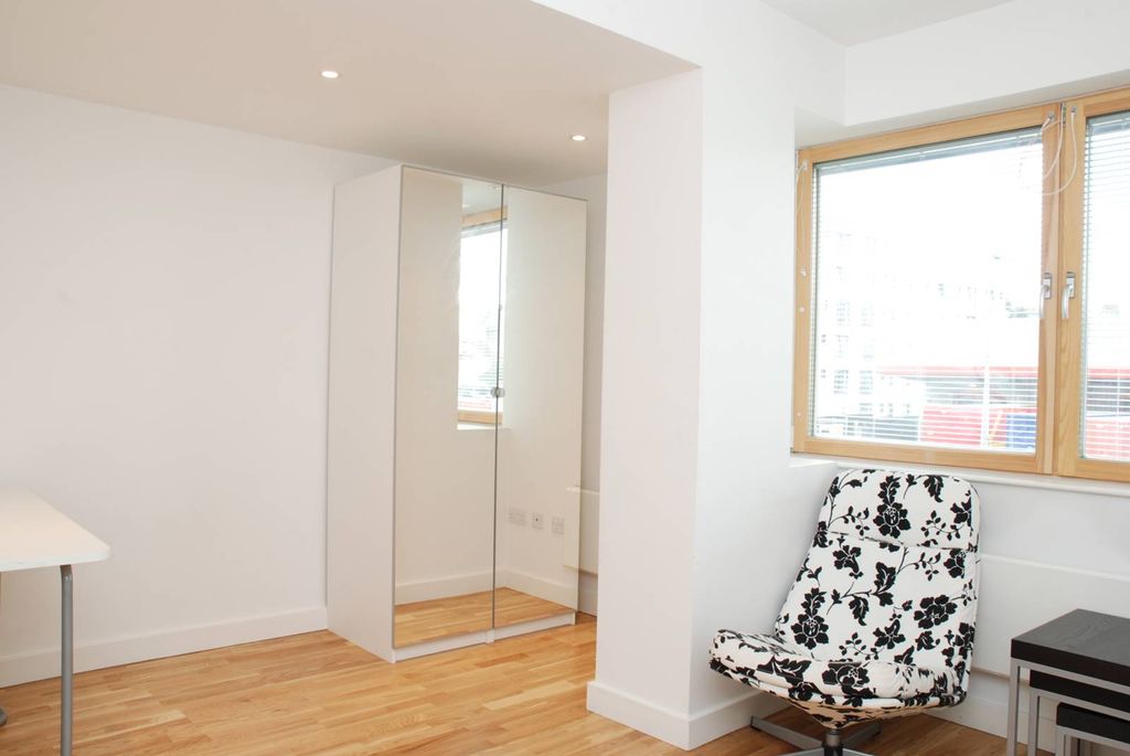 Property photo 2 of 7