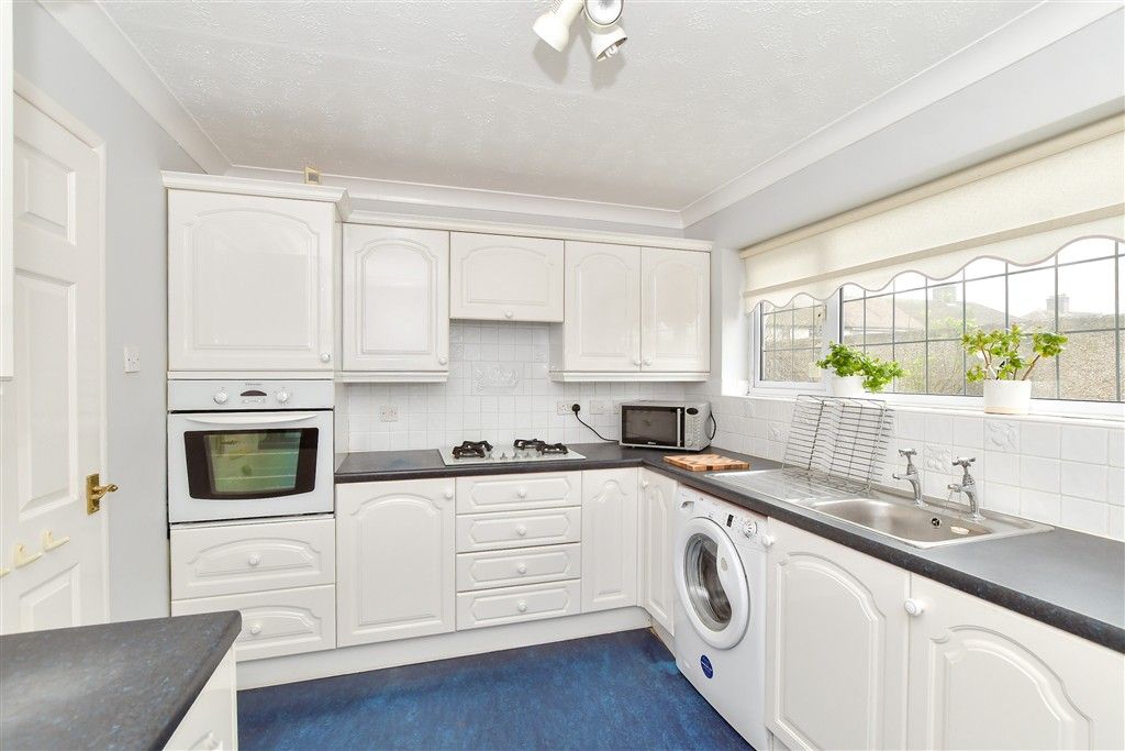 Property photo 3 of 14 Kitchen