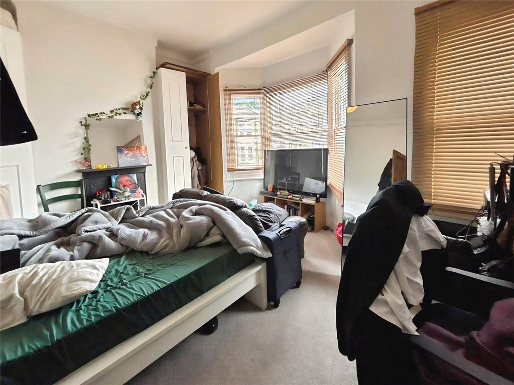 Property photo 2 of 10 Bedroom